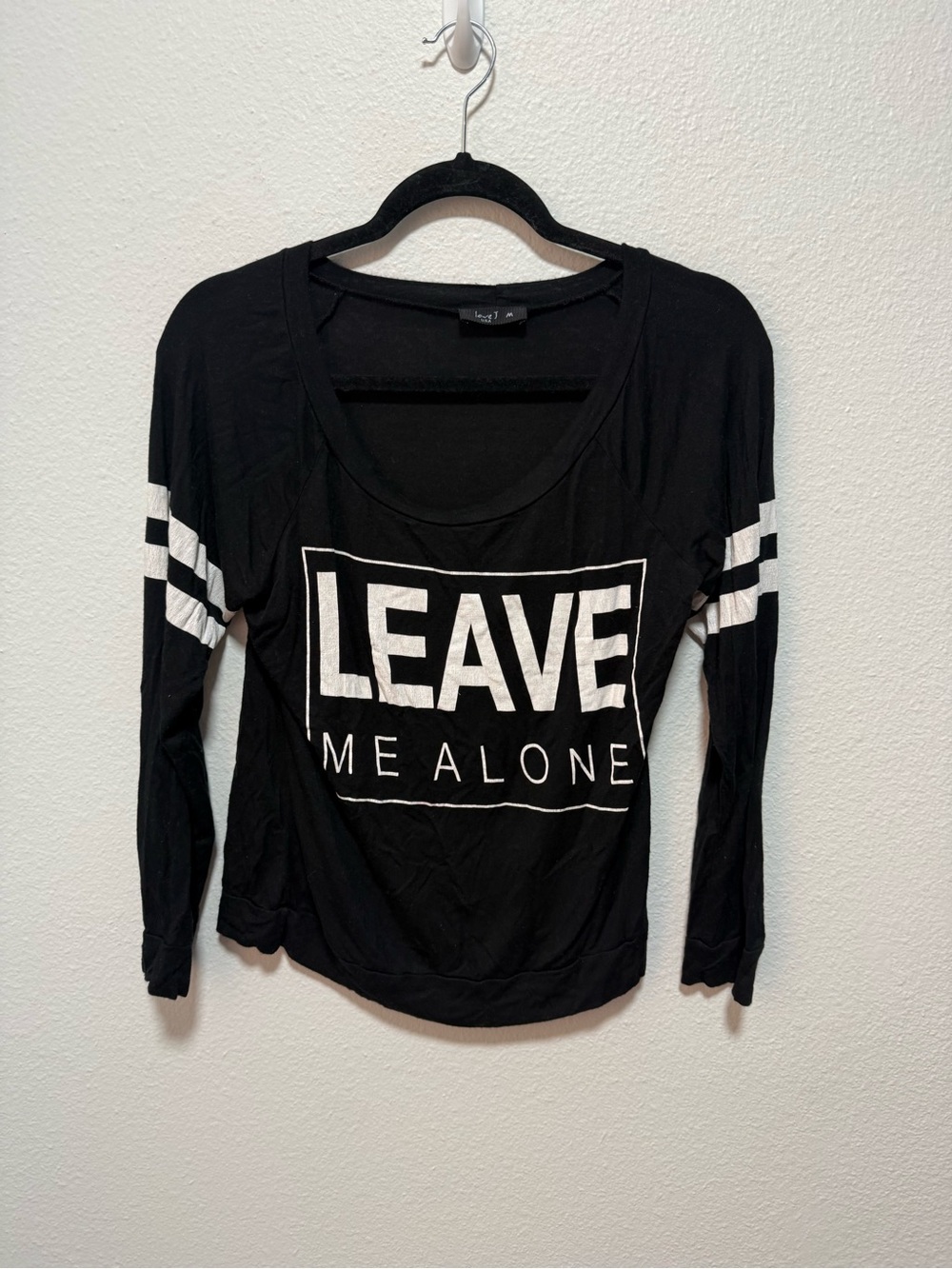 Black 'Leave Me Alone' Long-Sleeve Graphic Top Size Medium